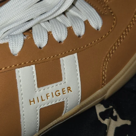 NEW Women's Tan Sneakers - Picture 12 of 12